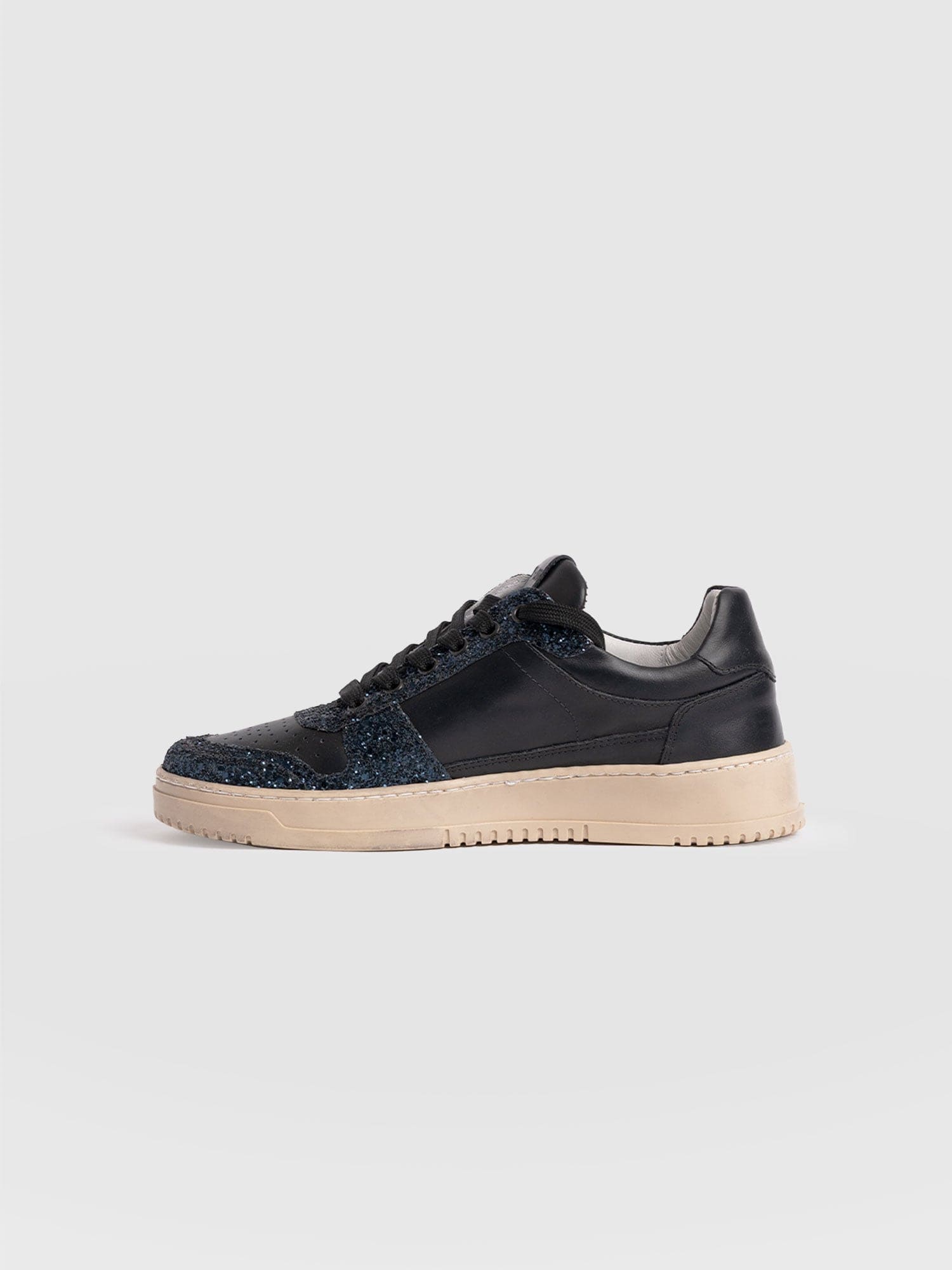 Onyx Trainer - Black/Navy
